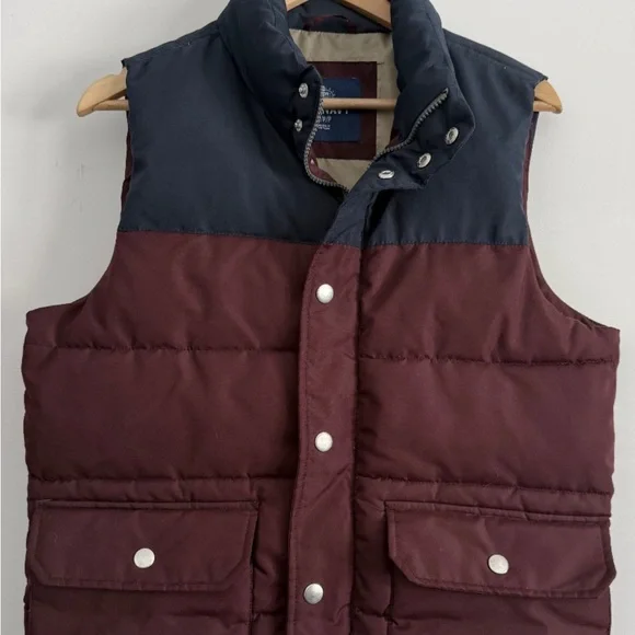 Old Navy Burgundy and Navy Puffer Vest - Picture 3 of 10